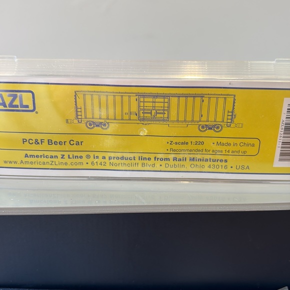 Z scale box car - Picture 3 of 3